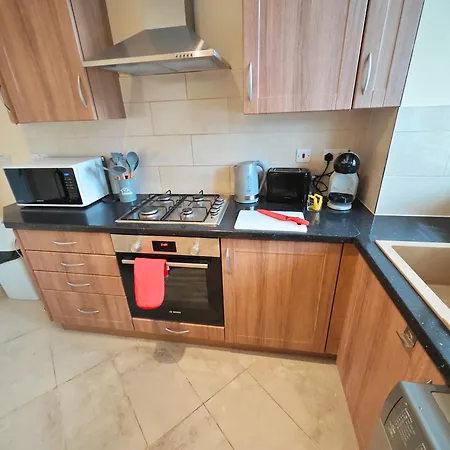 Bright And Spacious 2-Bedroom Flat Near Emirates Stadium Londen Buitenkant foto